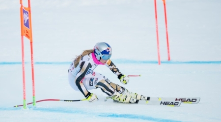 Lindsey Vonn op de piste tijdens een wedstrijd.